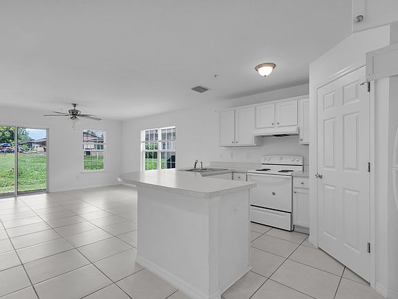5th image of 1984 NE 17th Pl Unit 3
