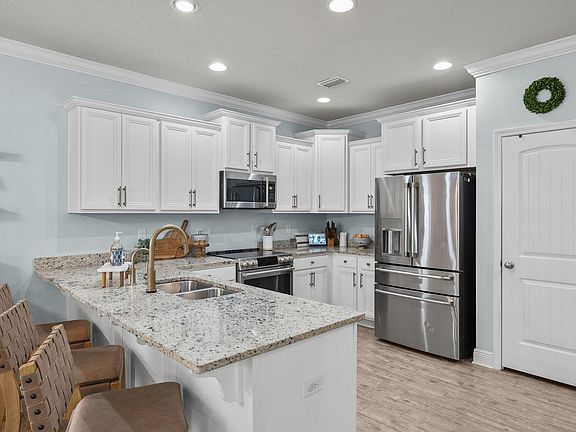 4th image of 700 Alderberry Rd