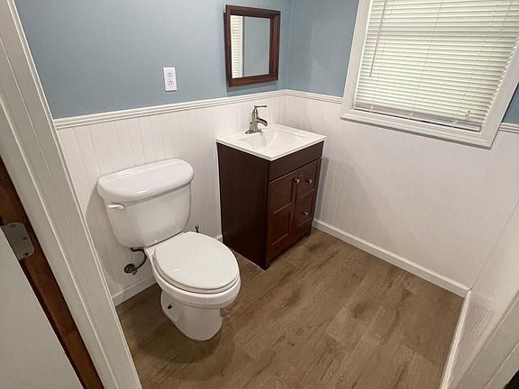 5th image of 249 Johnson St