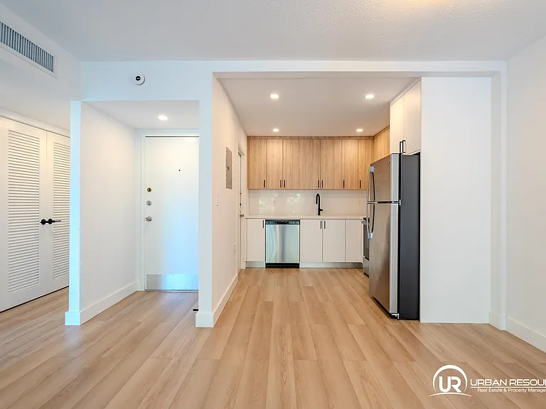 1220 71st St #37 — Photo 14