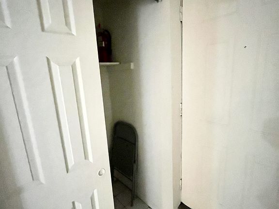 5th image of 4244 Pine St #1R