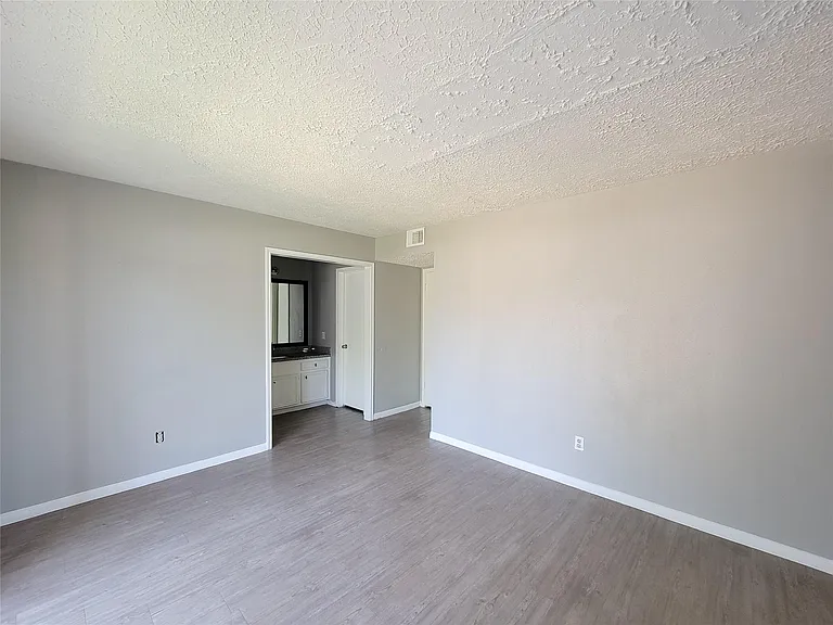 13611 Ravensway Dr #B — Photo 18