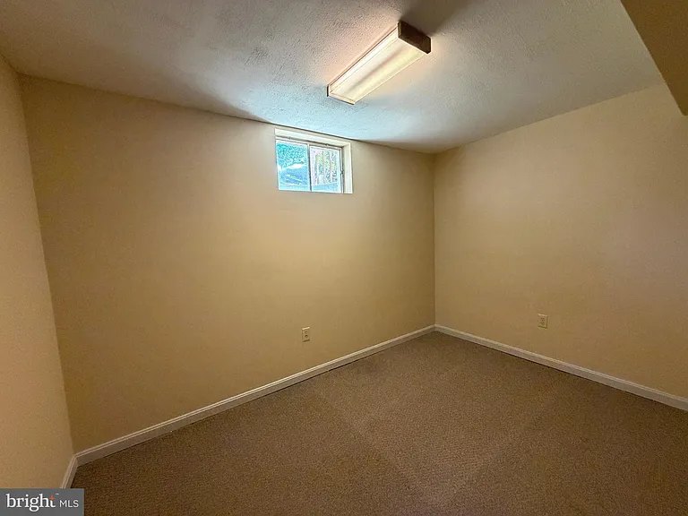 407 Tamarack Cir — Photo 34