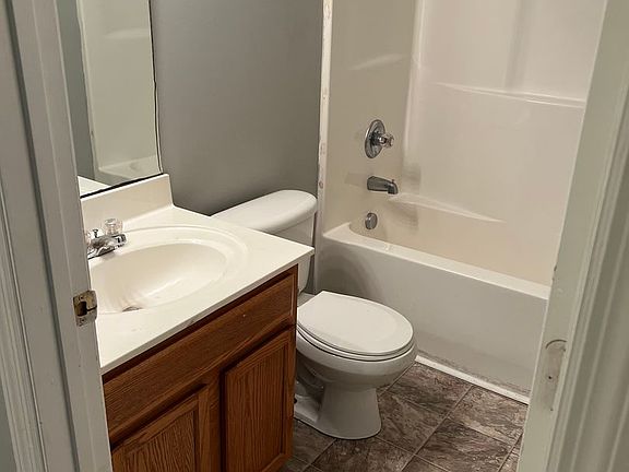3rd image of 224 Wray Ct APT 25