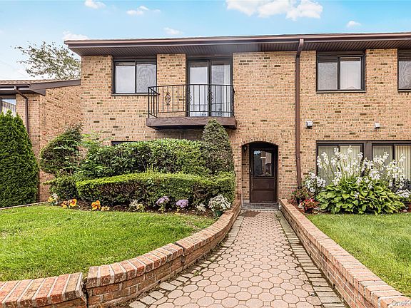 3rd image of 11 Jackson Avenue #27