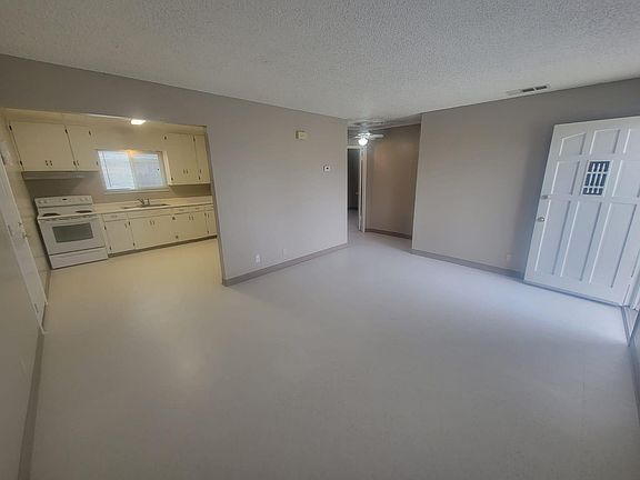 5th image of 255 N Walnut Ave #255