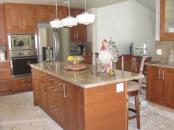 5th image of 991 S Quincy Cir