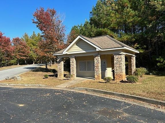 3rd image of 1310 Town Creek Cir
