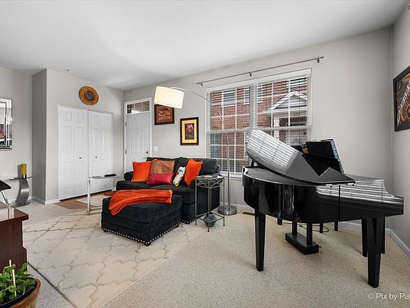 4th image of 430 Commons Cir Unit 430