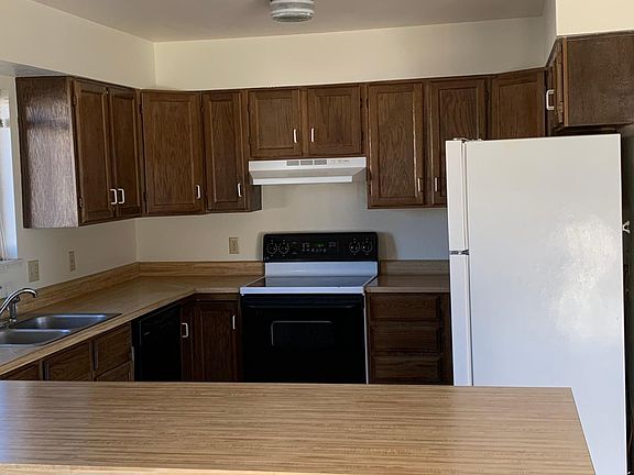 4th image of 807 Lincoln Ct #A