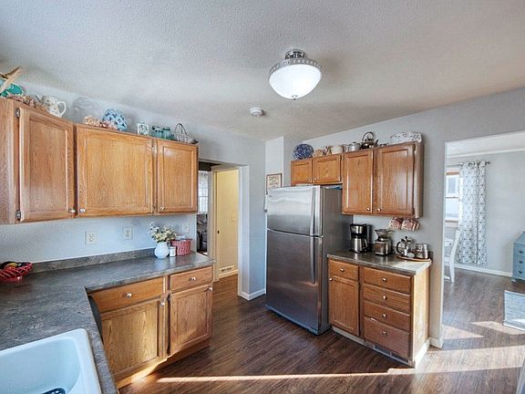 4th image of 815 E H St