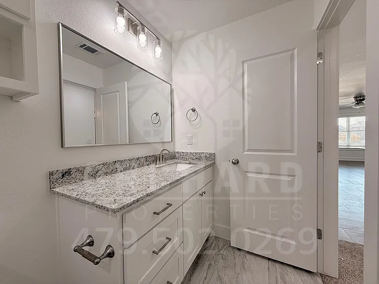 1903 E Brookview Dr — Photo 16