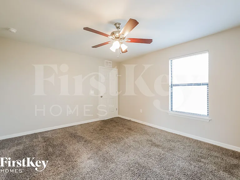 3008 45th St SW — Photo 11