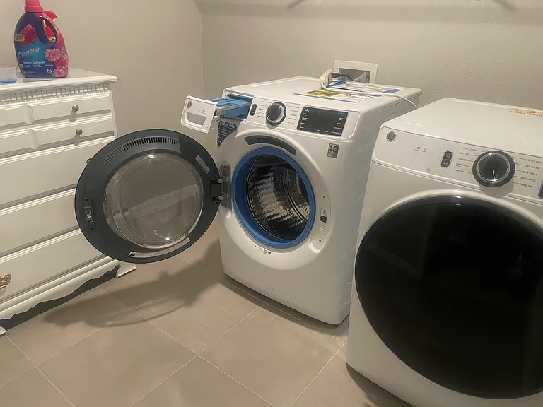 Washer & dryer
