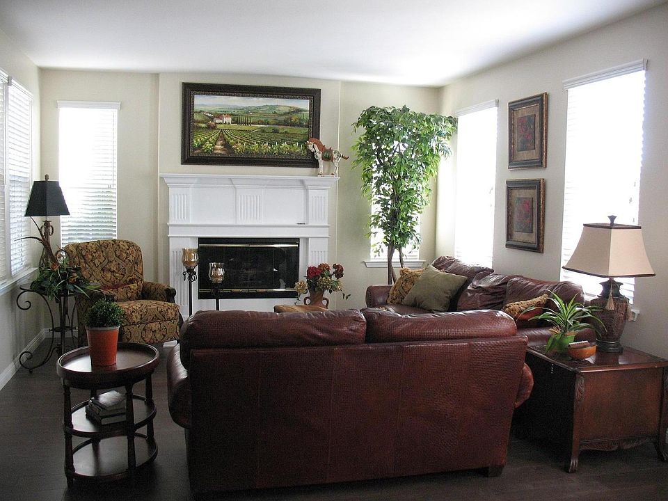 1st image of 27032 Edgewater Ln