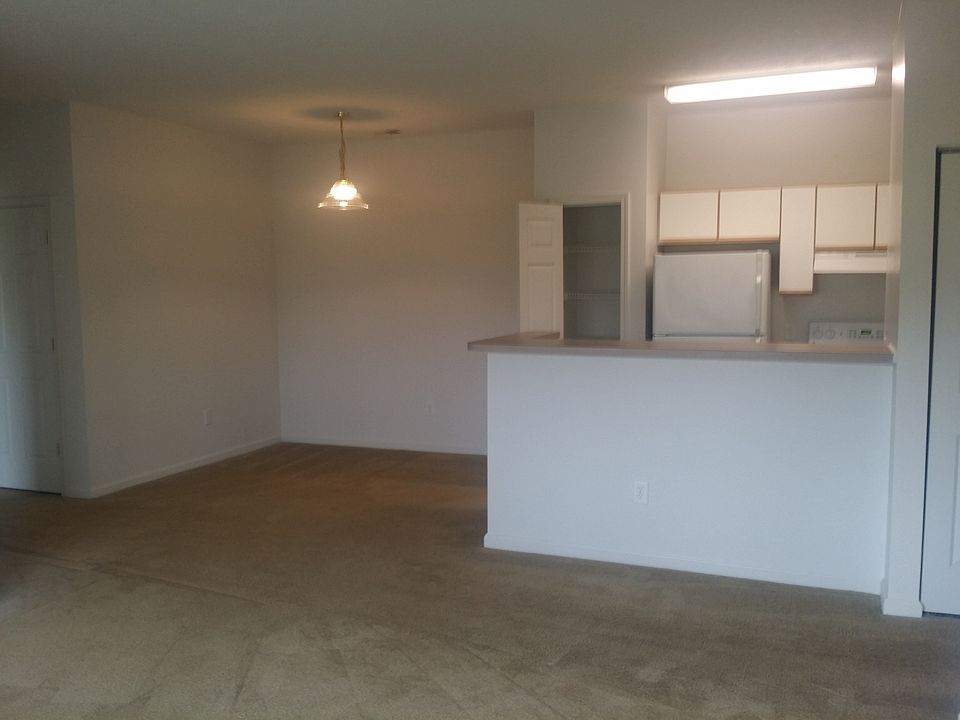 Spacious kitchen/dining area