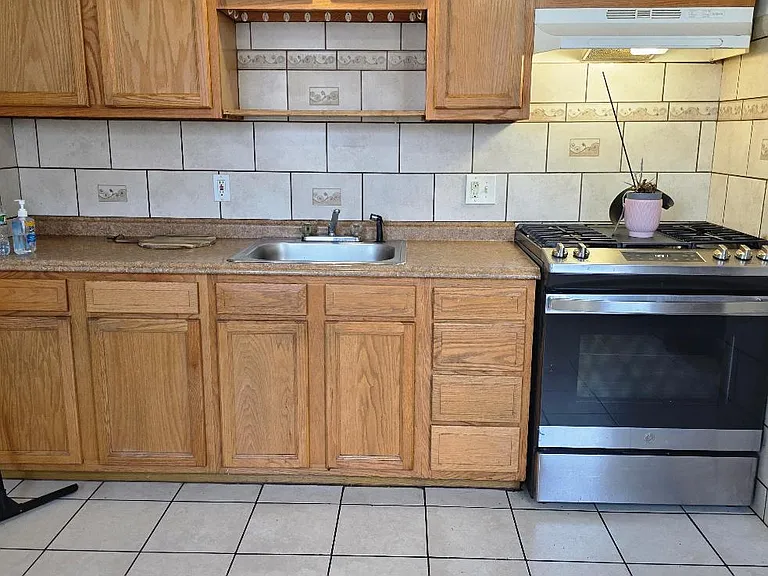196 Rodman St #2 — Photo 2