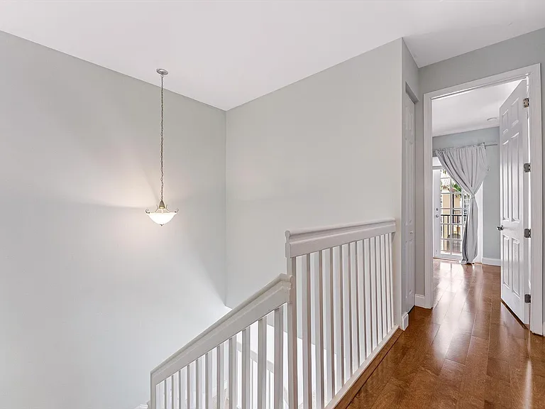 6884 Julia Gardens Dr — Photo 20