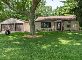 1725 S Craftsman Dr, New Berlin, WI 53146