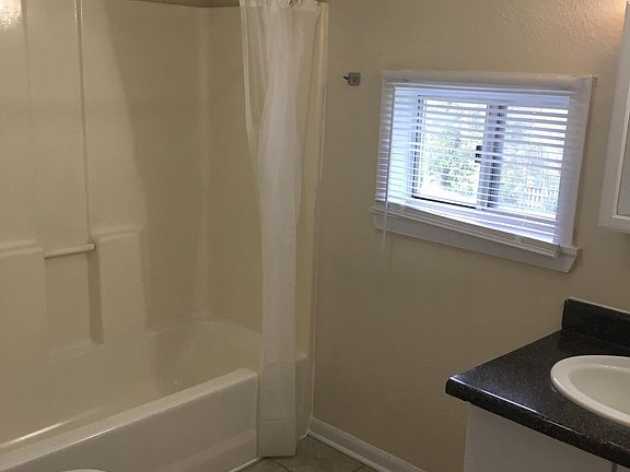 4th image of 609 Cummings Ave #2