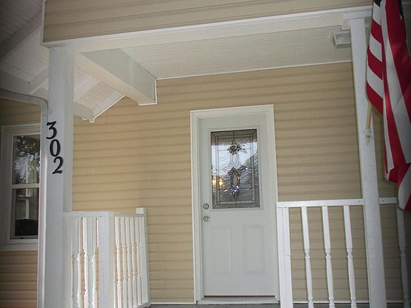 3rd image of 302 4th Ave E
