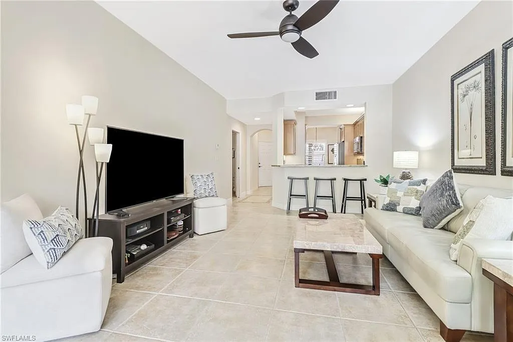 2 bed, 2.0 bath, 1223 sqft, $9,000 — Photo 3