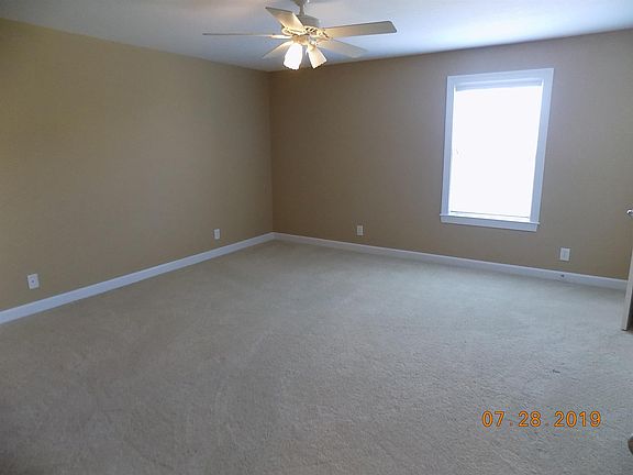 3rd image of 111 Annalise Dr