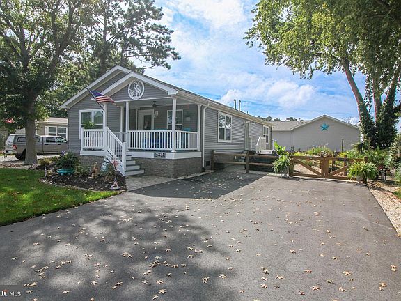 2nd image of 26637 Landing Rd #19