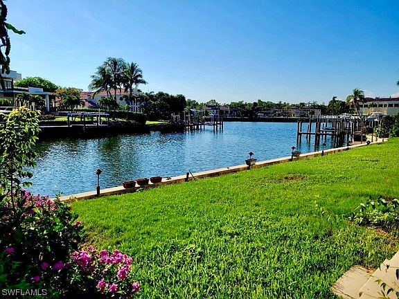 2nd image of 1550 Gulf Shore Blvd N APT E7