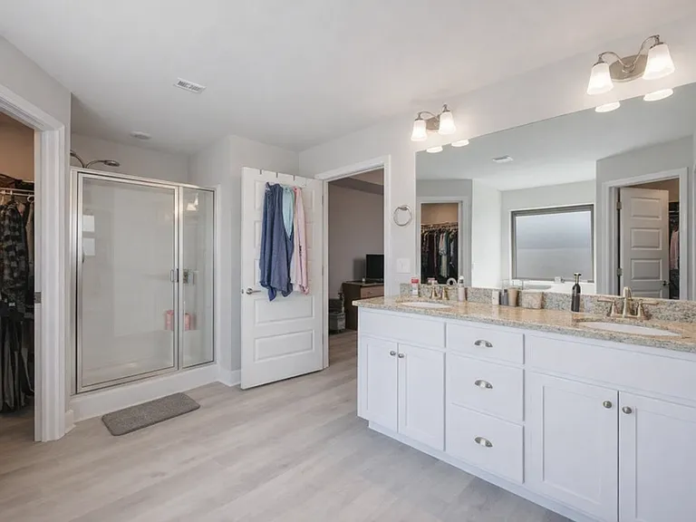 5833 Crestlake Dr — Photo 8