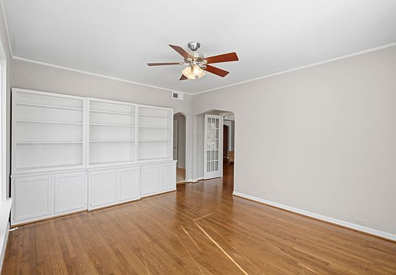 5th image of 6241 Richmond Ave Unit 1
