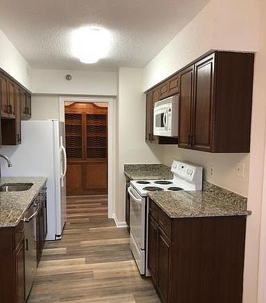5th image of 5800 Nicholson Ln #1-407
