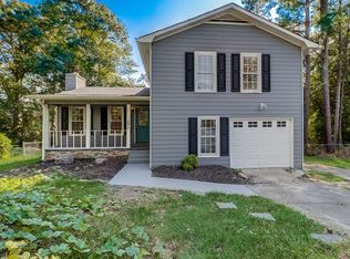 245 N Hampton Dr, Fayetteville, GA 30215