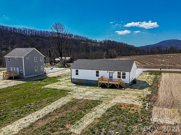 3rd image of 634 Beehive Rd