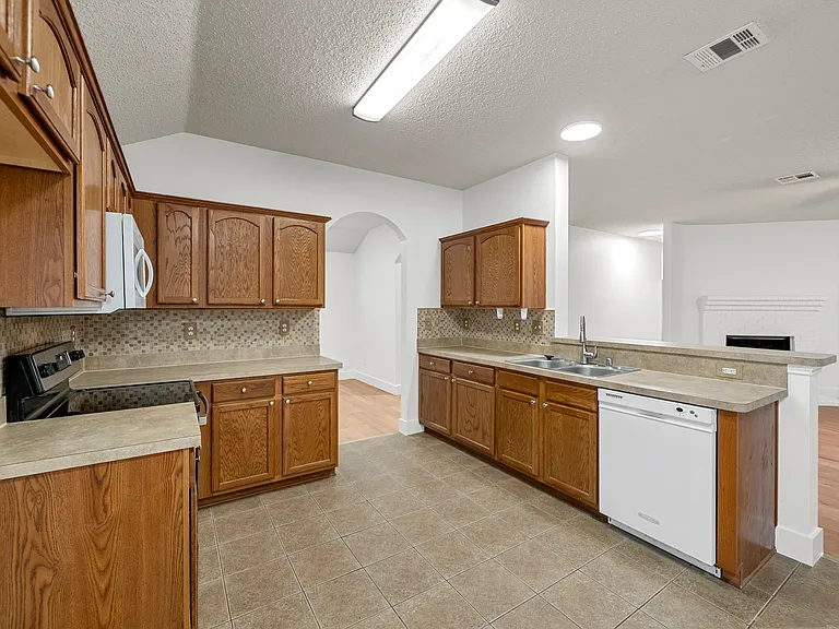 526 Wyoming Dr — Photo 10