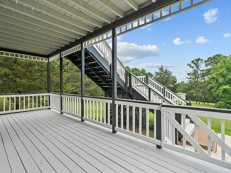 401 Paradise Dr — Photo 15