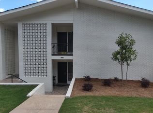 1901 Laurel Rd #201, Vestavia Hills, AL 35216