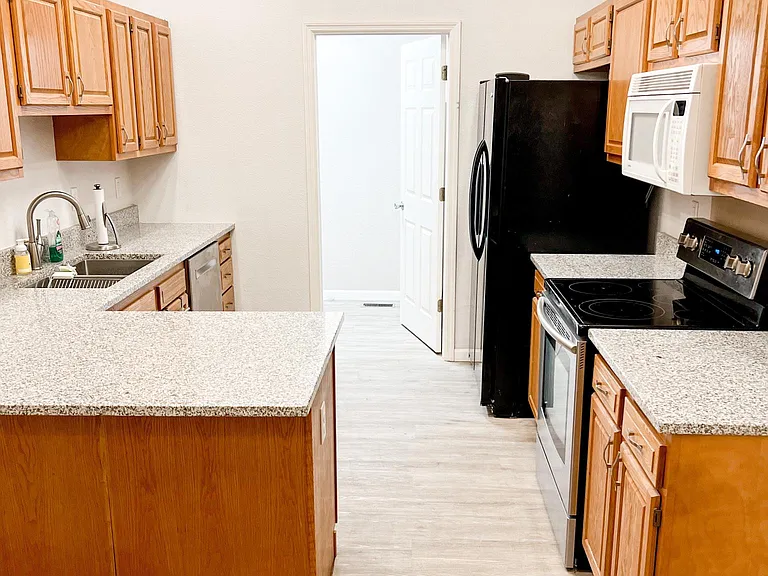 4005 Balmoral Dr #4005 — Photo 3