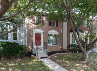 5808 Belcher Farm Dr, Centreville, VA 20120
