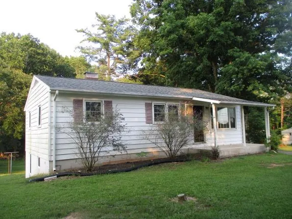 4232 Horseshoe Rd, Danville, VA 24541