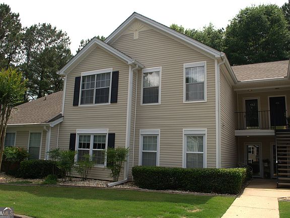 2nd image of 404 Ridgefield Dr