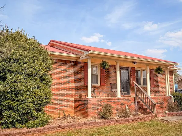 301 McQuade Cir, McMinnville, TN 37110