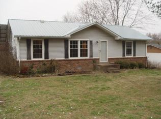 21 White Oak Dr, Leoma, TN 38468