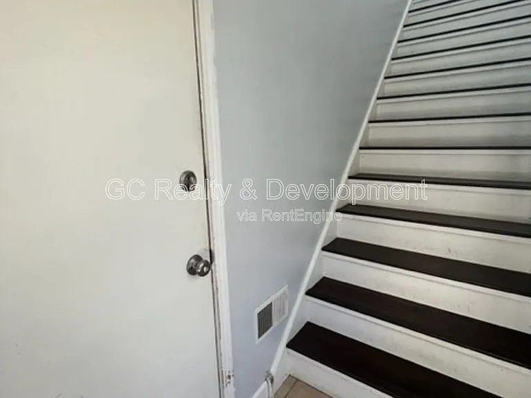 1367 Sacramento Dr — Photo 5
