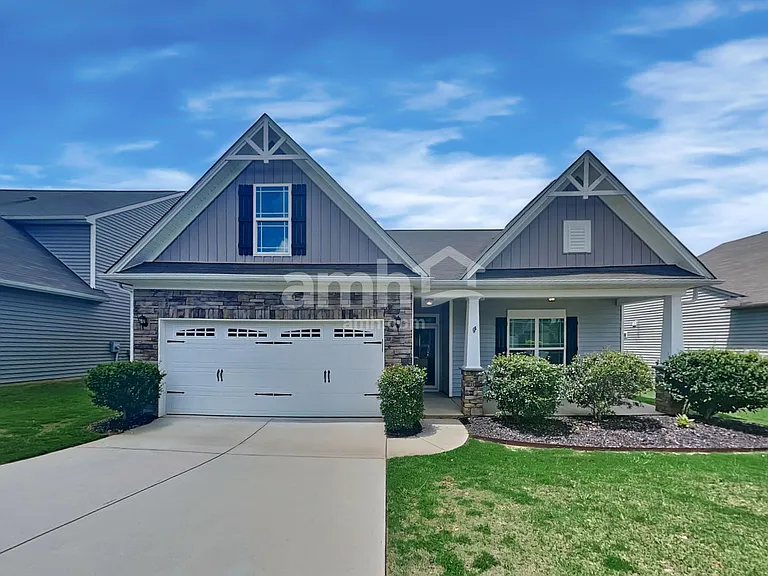 137 Caledonia Dr — Photo 1