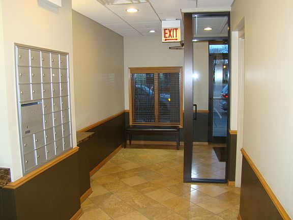 2nd image of 5924 N Lincoln Ave APT 507