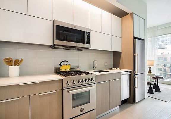 3rd image of 242 W 53rd St APT 28B