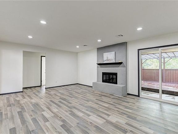 5th image of 11705 N Ross Ave
