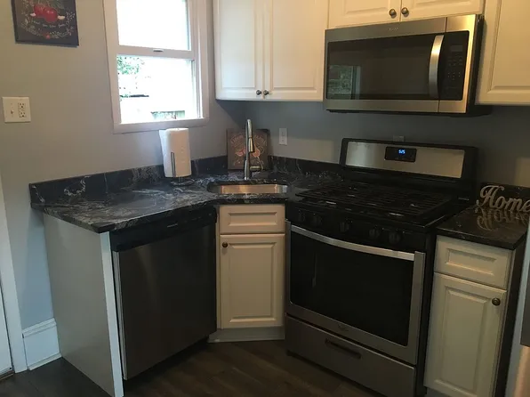 110 High St, Weston, WV 26452