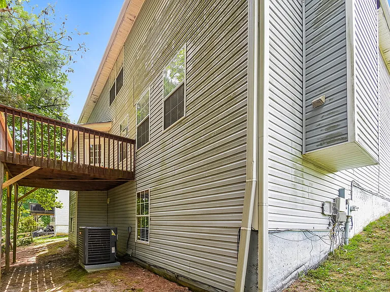 2498 Tolliver Dr — Photo 17